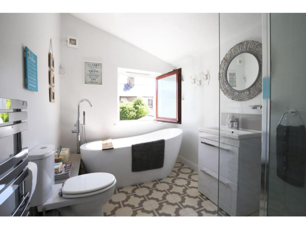 Modern, Chic 2br Townhouse In Apartament Oxford