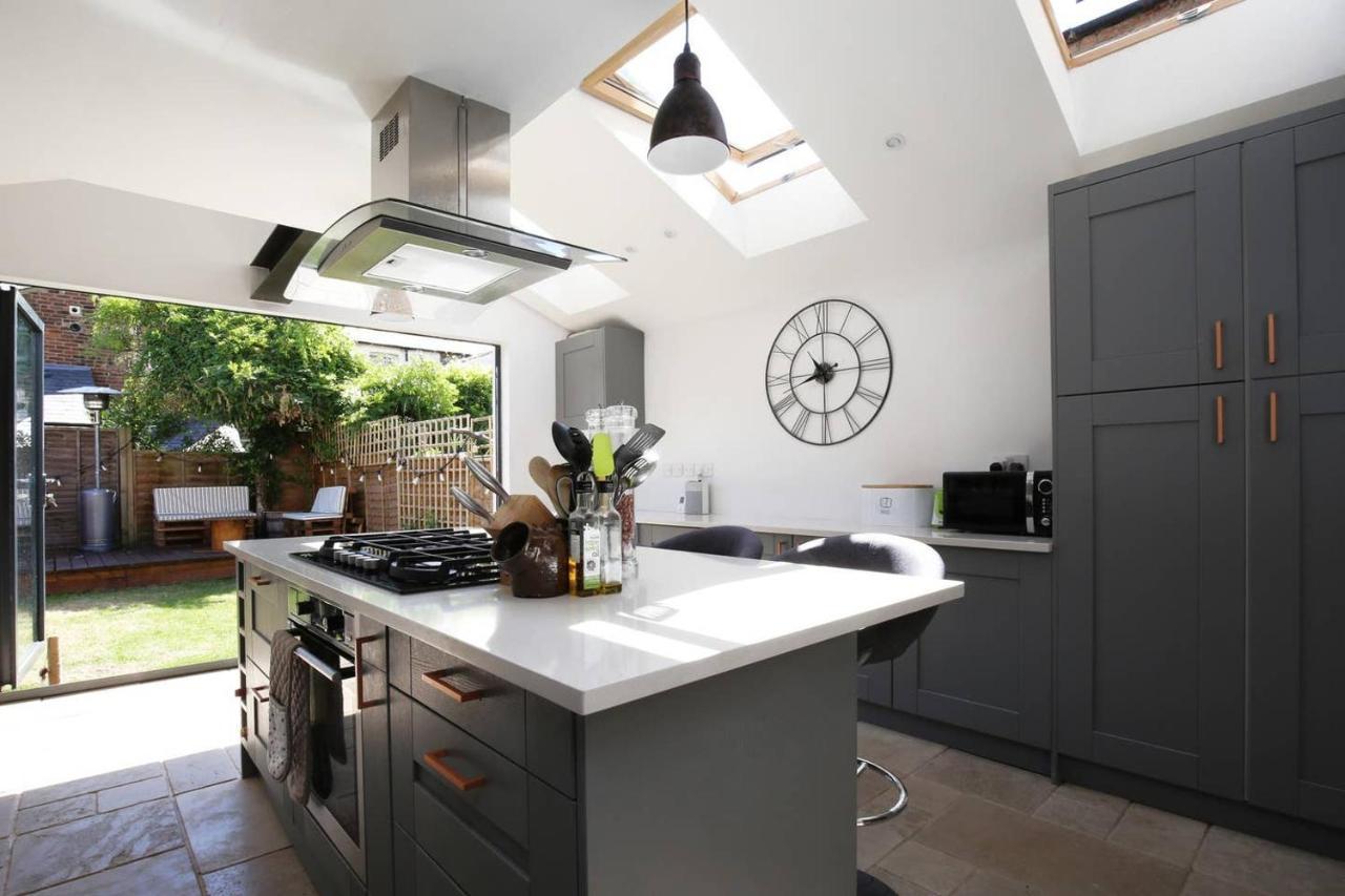 Modern, Chic 2br Townhouse In Apartament *